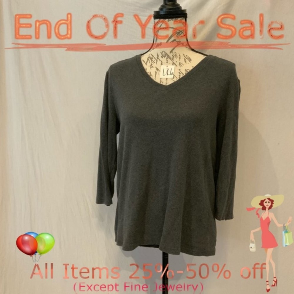 EUC-Chico’s charcoal v-neck cotton quarter sleeve